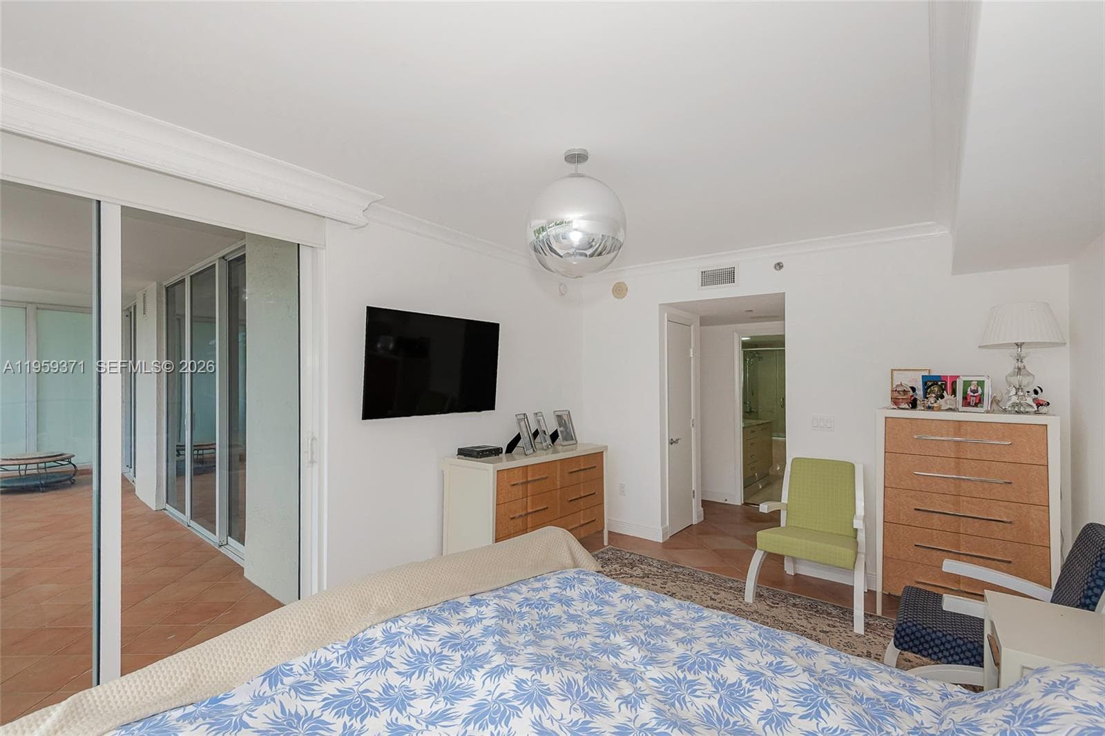 1850 Ocean Dr 408 photo 24
