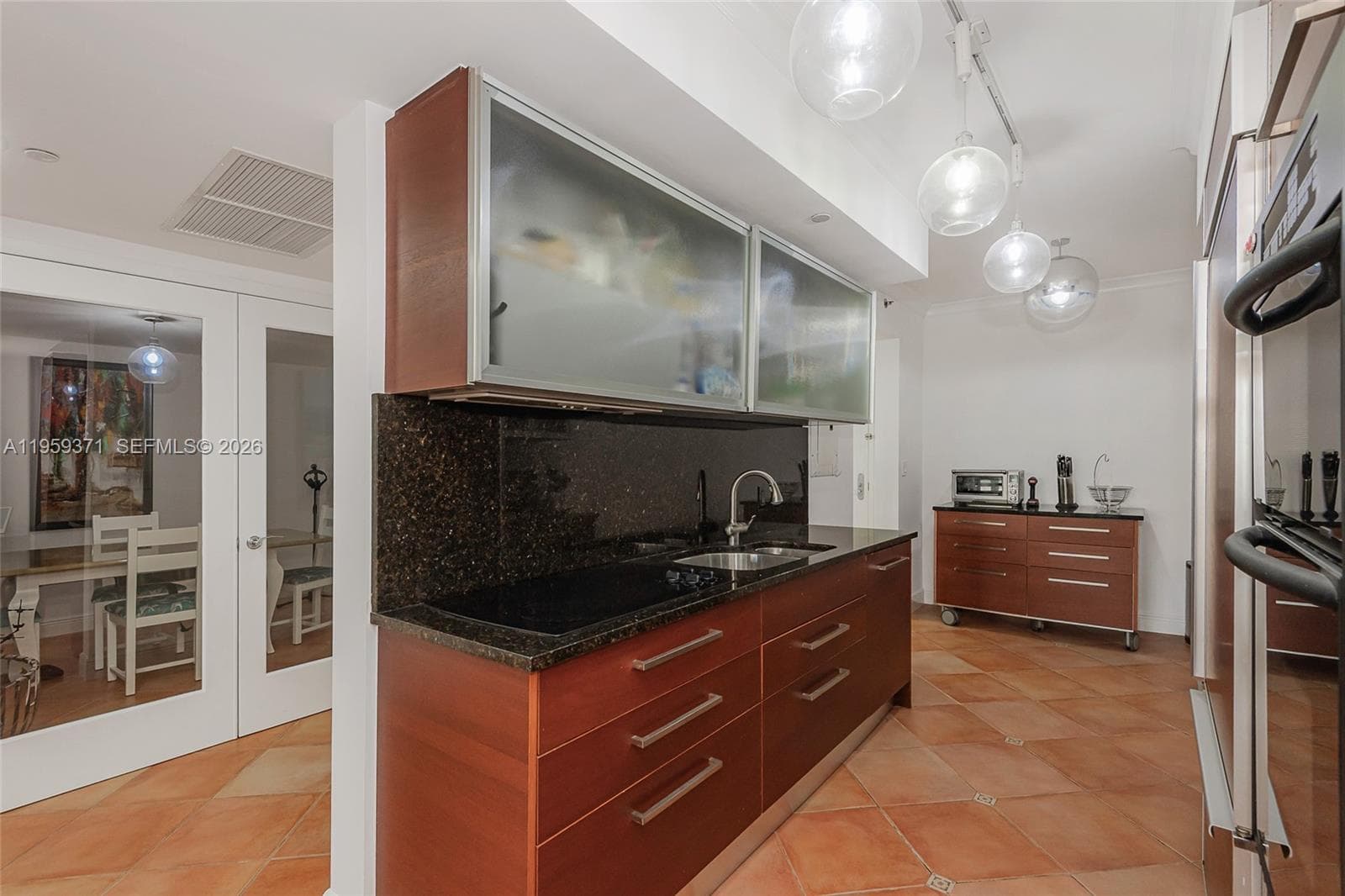 1850 Ocean Dr 408 photo 10