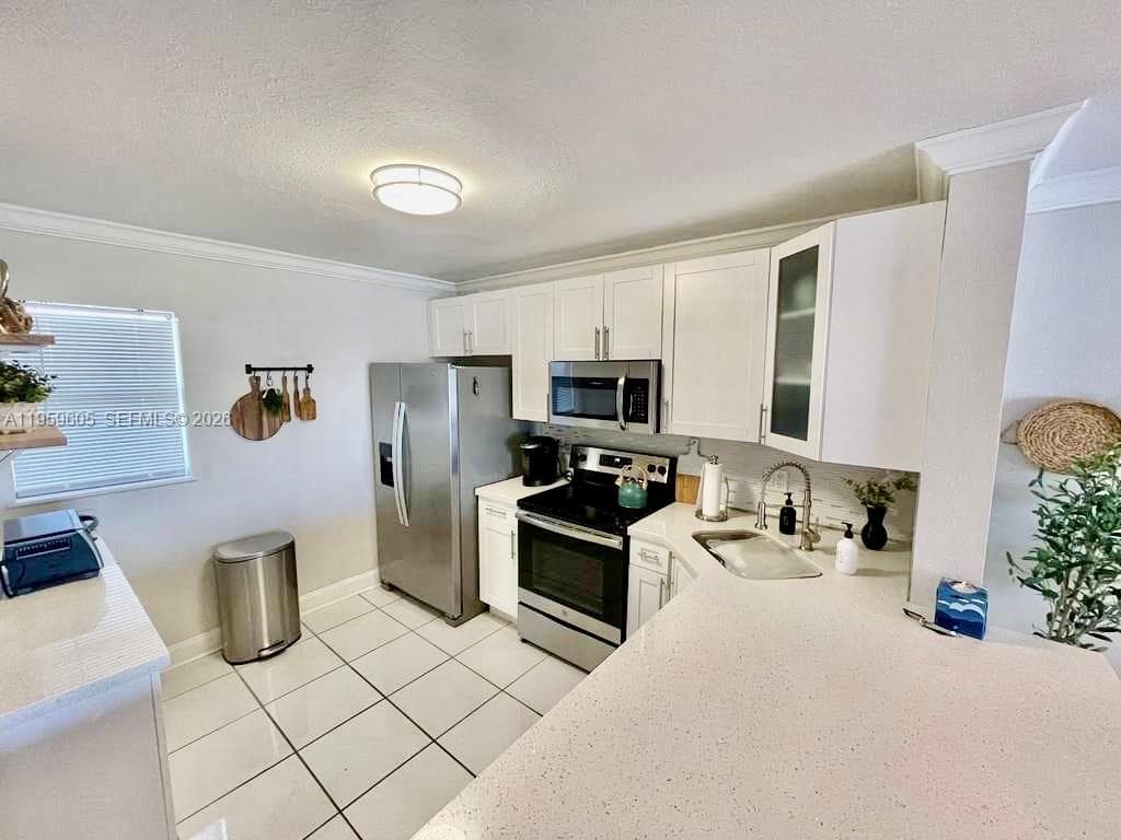 4800 Bayview Dr 505 photo 10