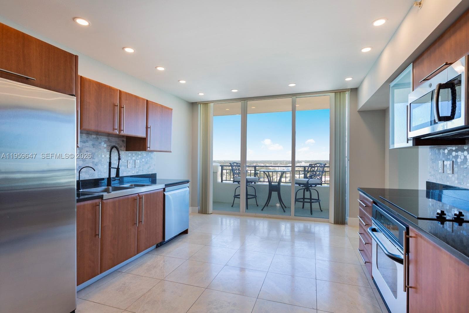 610 W Las Olas Blvd #2014N 3