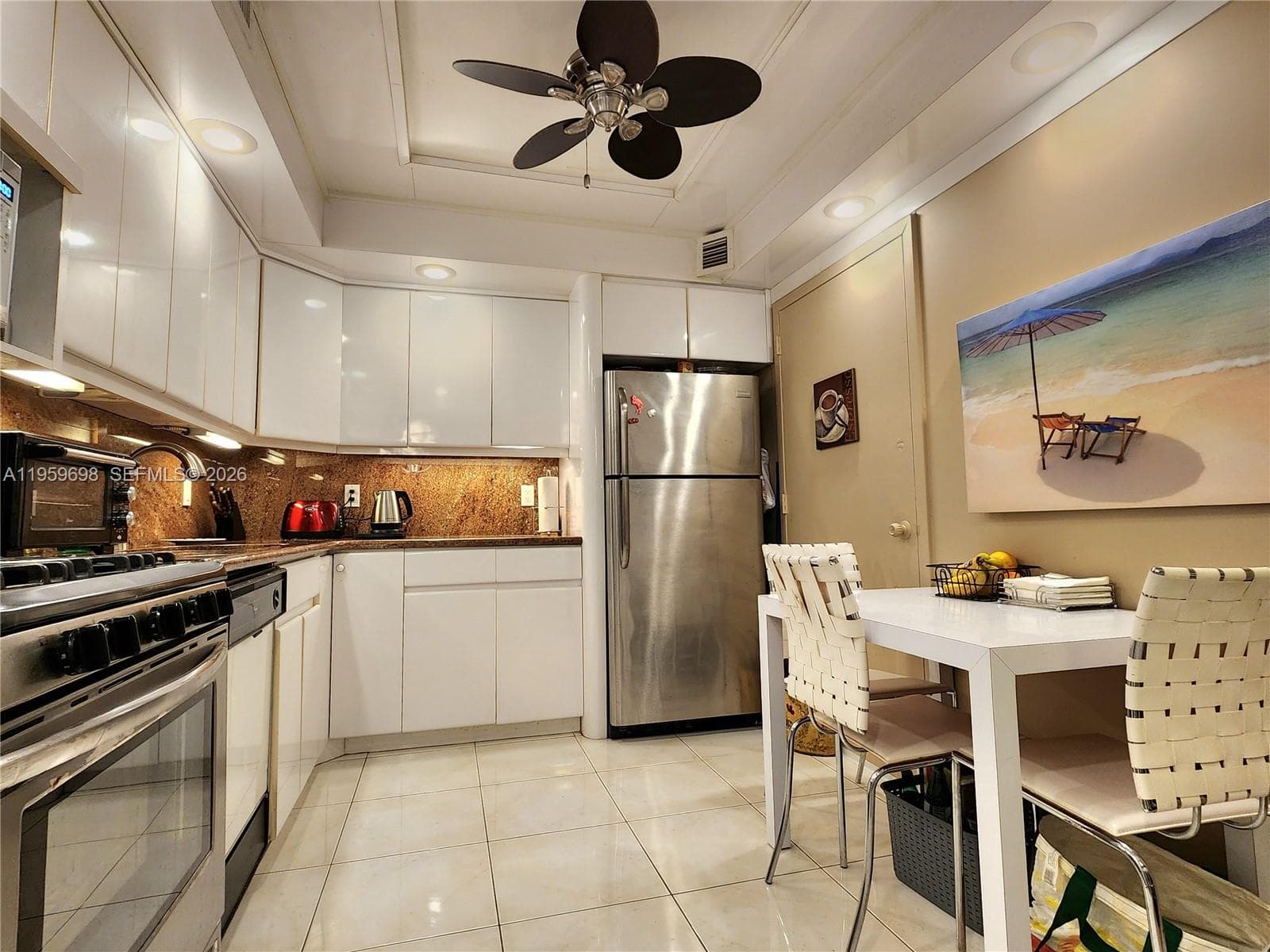 2030 S Ocean Dr 823 photo 15