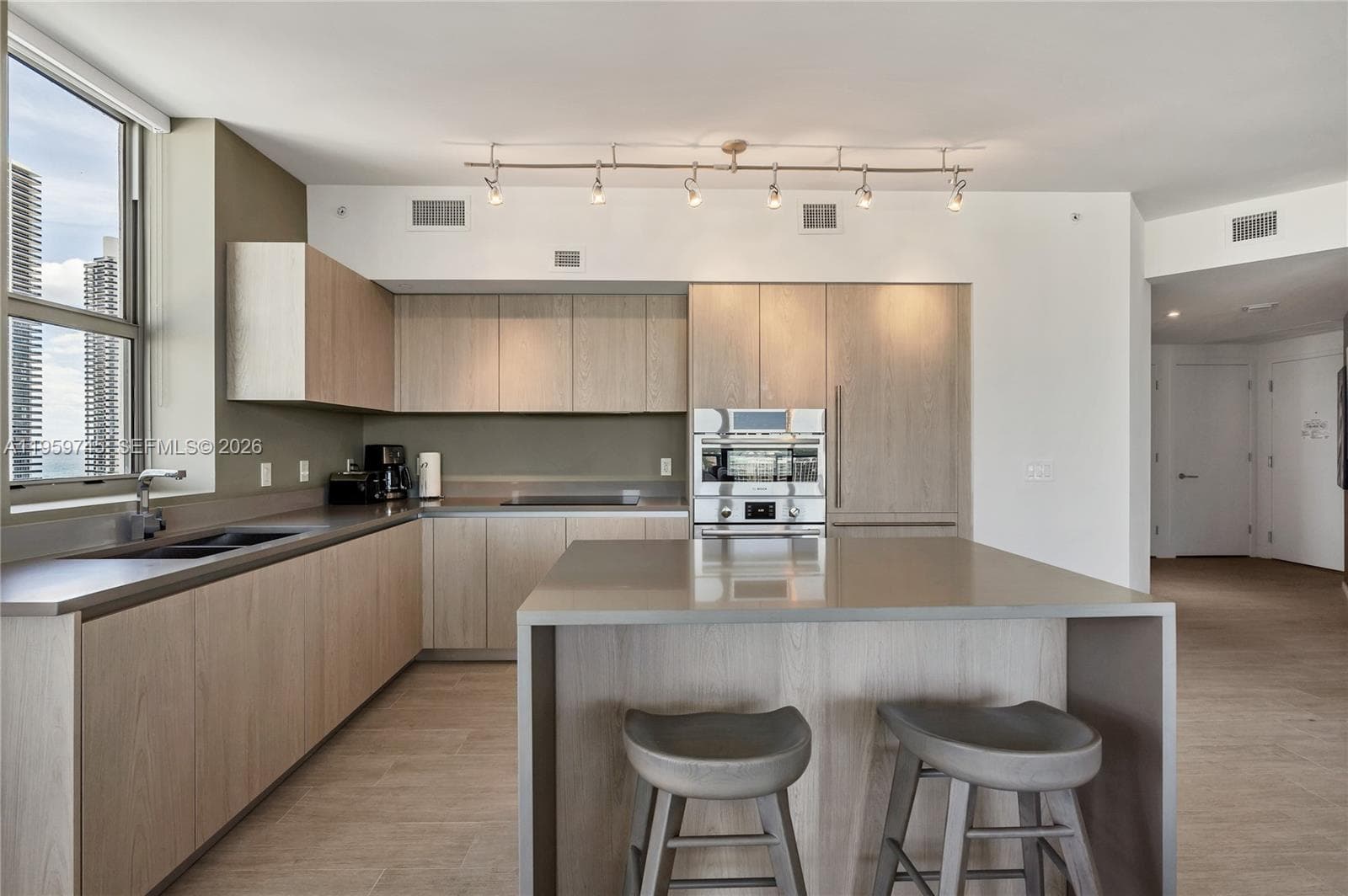 4010 Ocean Dr R2301 photo 7
