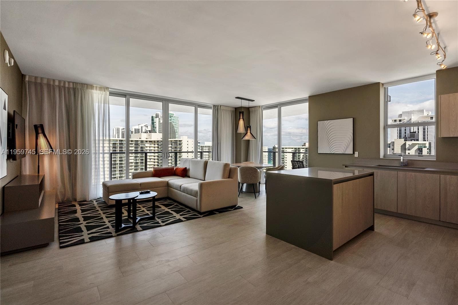 4010 Ocean Dr 5