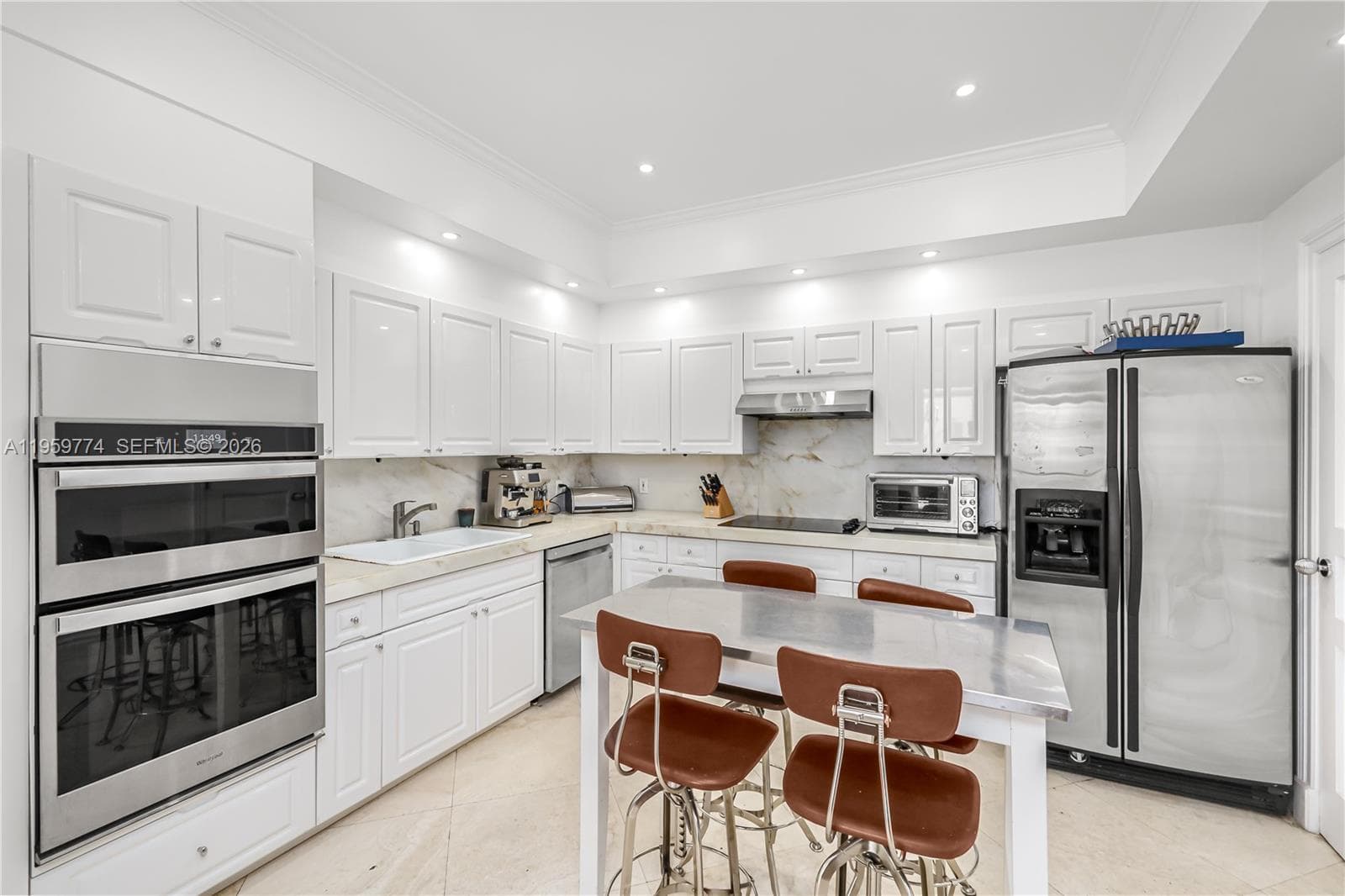 1900 Sunset Harbour Dr PH03 photo 6