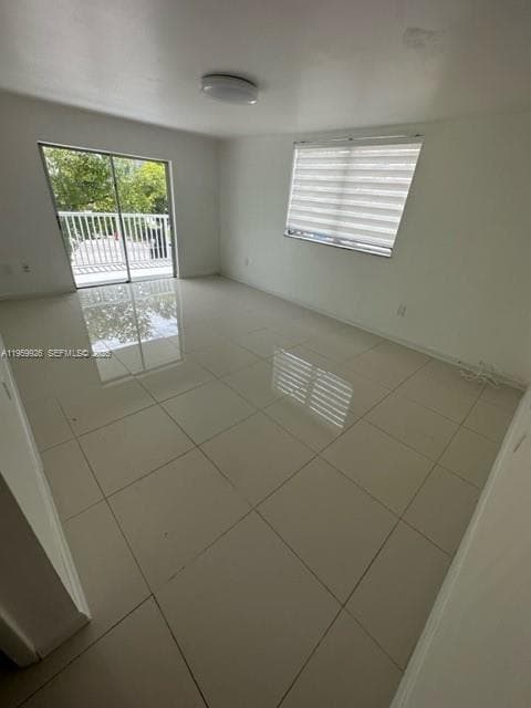 3527 NE 168th St 202 photo 4
