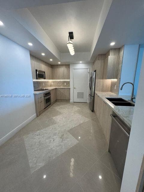 3330 NE 190th St 1815 photo 7