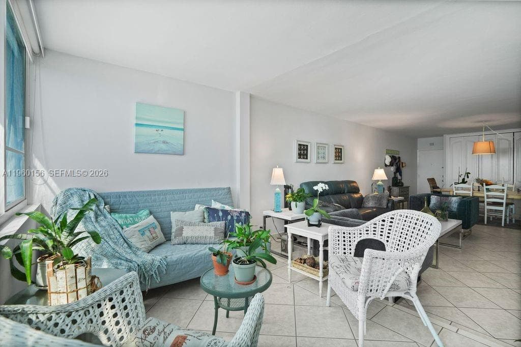 5005 Collins Ave 504 photo 25