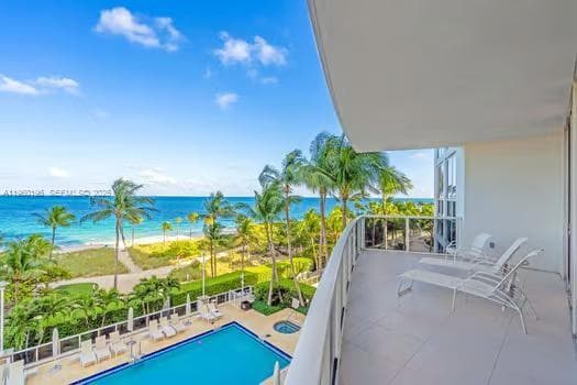 10225 Collins Ave 4