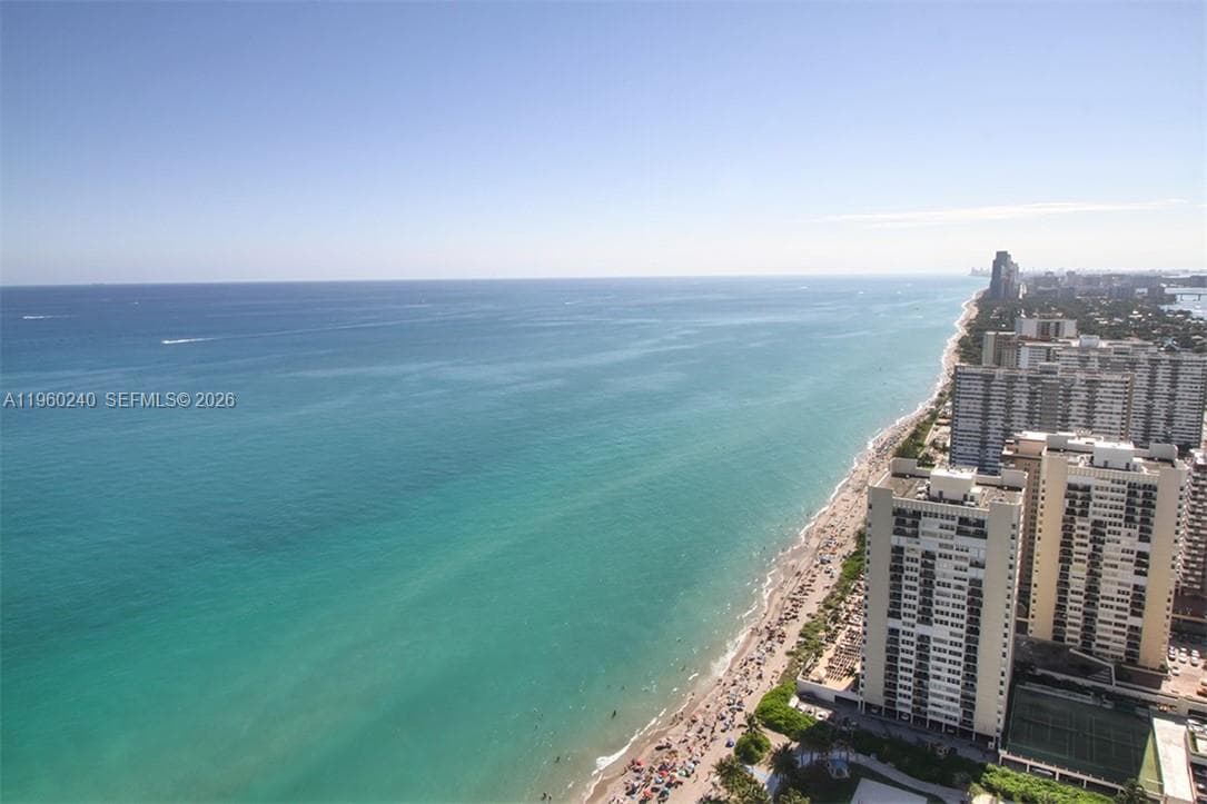 1830 S Ocean Dr 4404 photo 2