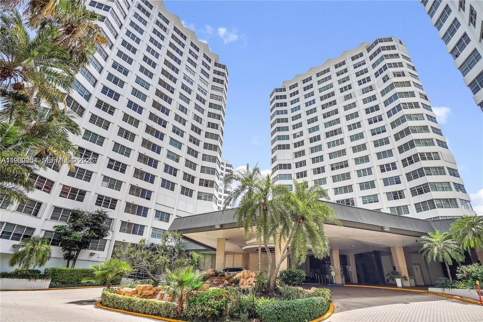 999 Brickell Bay Drive 1202 photo 1