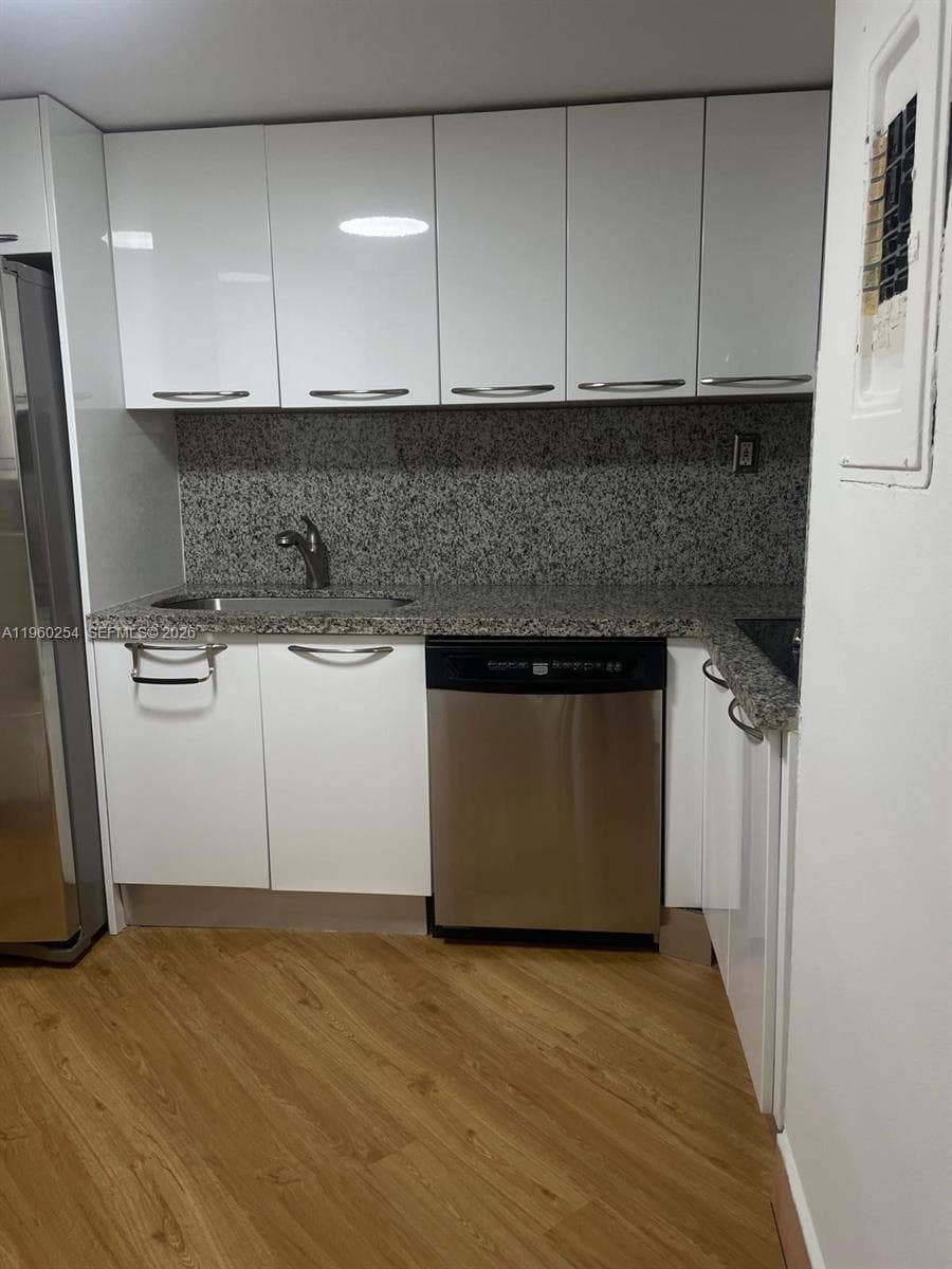 999 Brickell Bay Drive 1202 photo 14