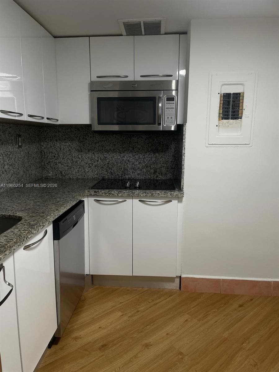 999 Brickell Bay Drive 1202 photo 18