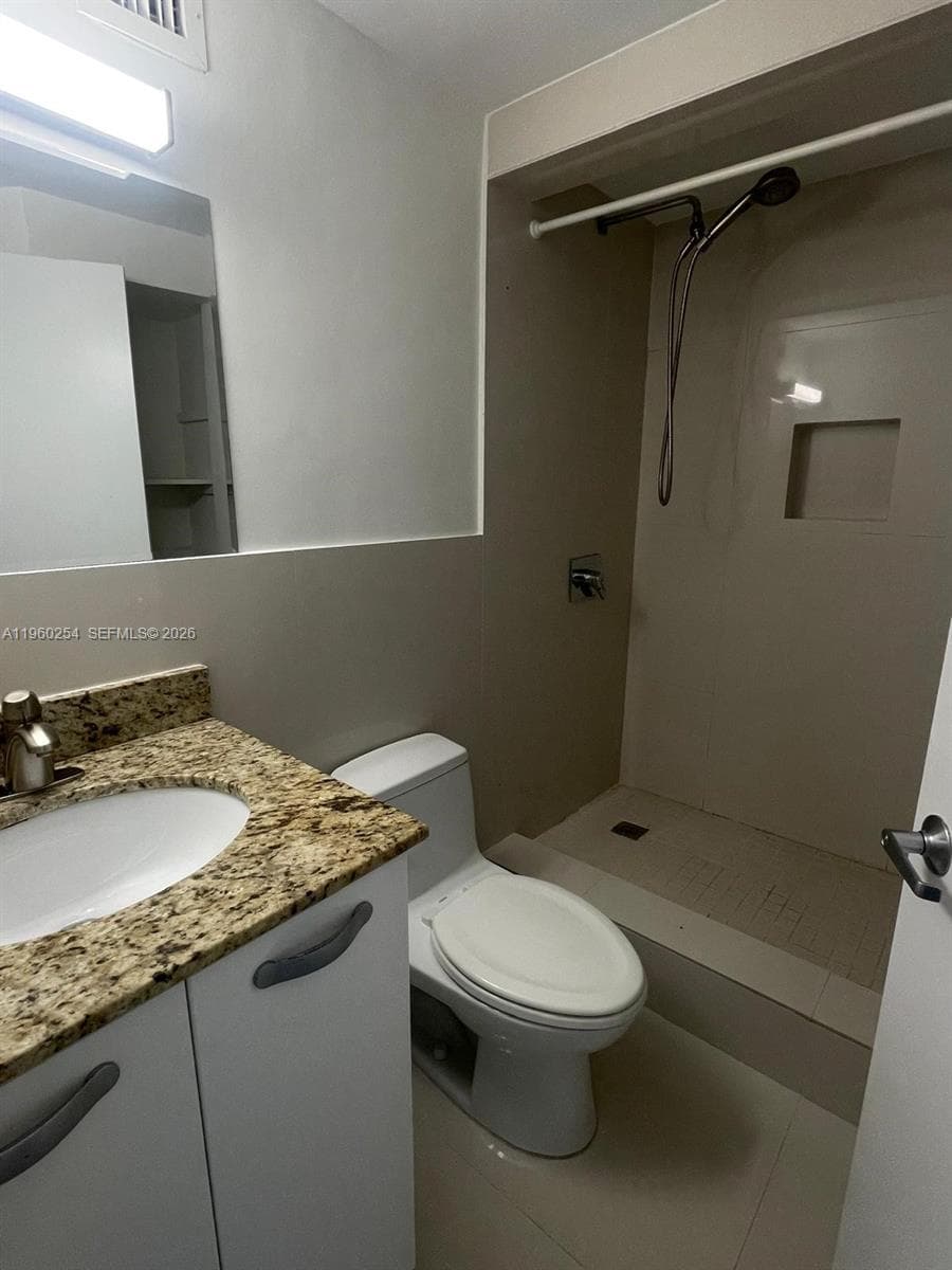 999 Brickell Bay Drive 1202 photo 21