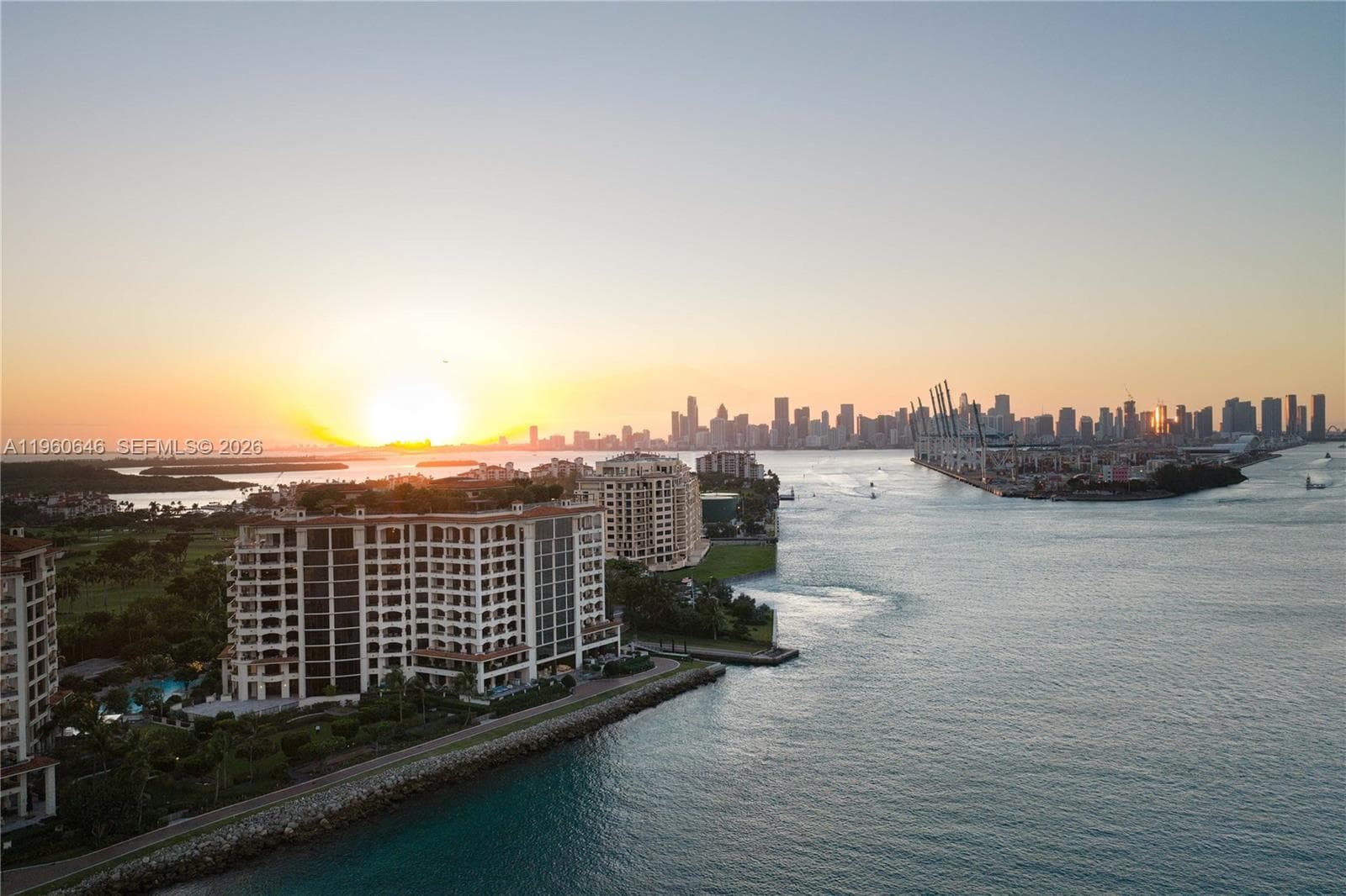 6800 Fisher Island Drive 6851 photo 22