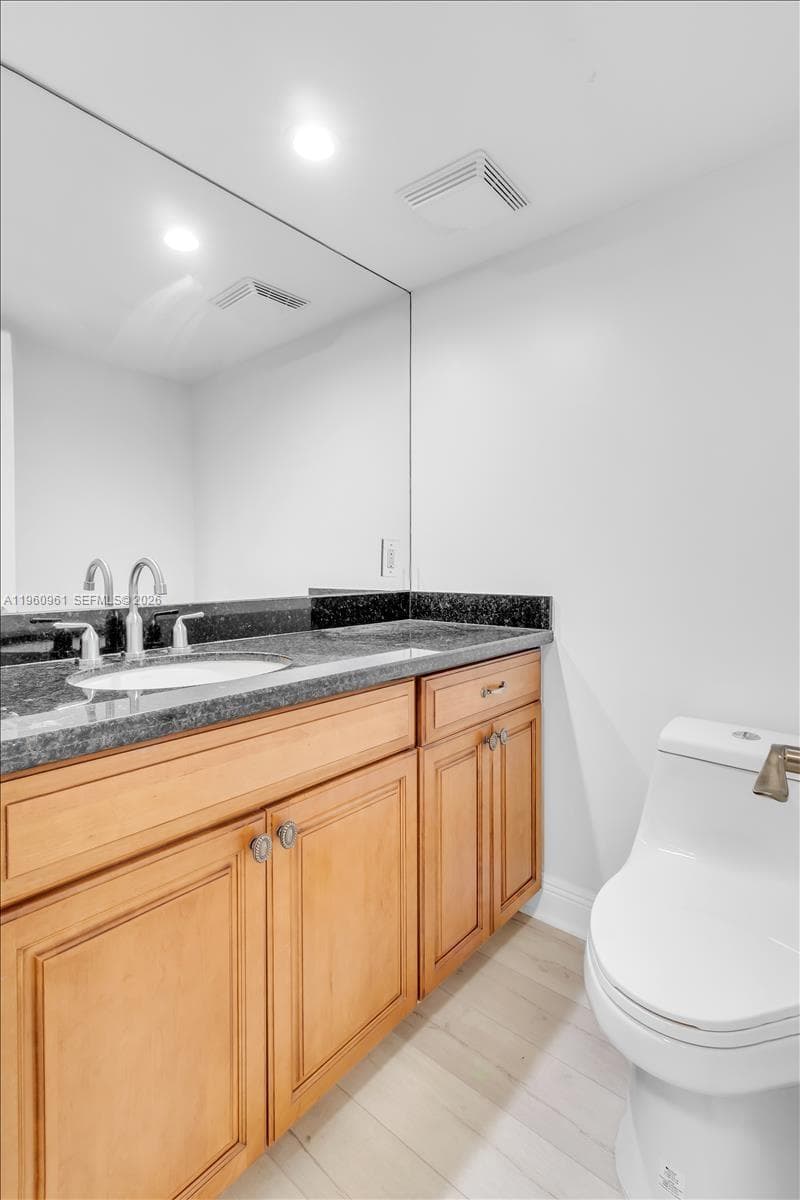 3000 Ocean Dr 3B photo 6