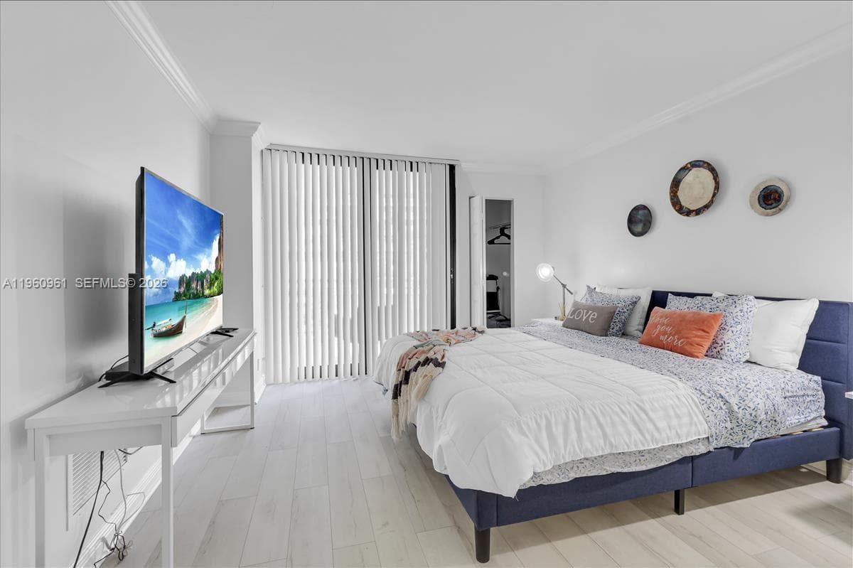 3000 Ocean Dr 5