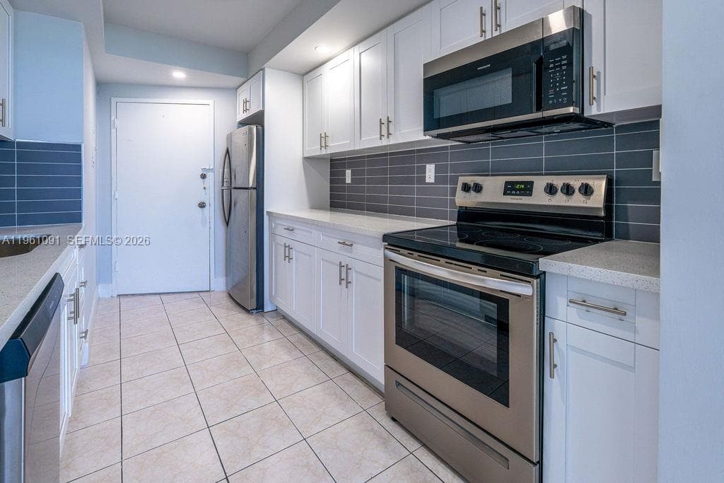5401 Collins Ave 919 photo 10