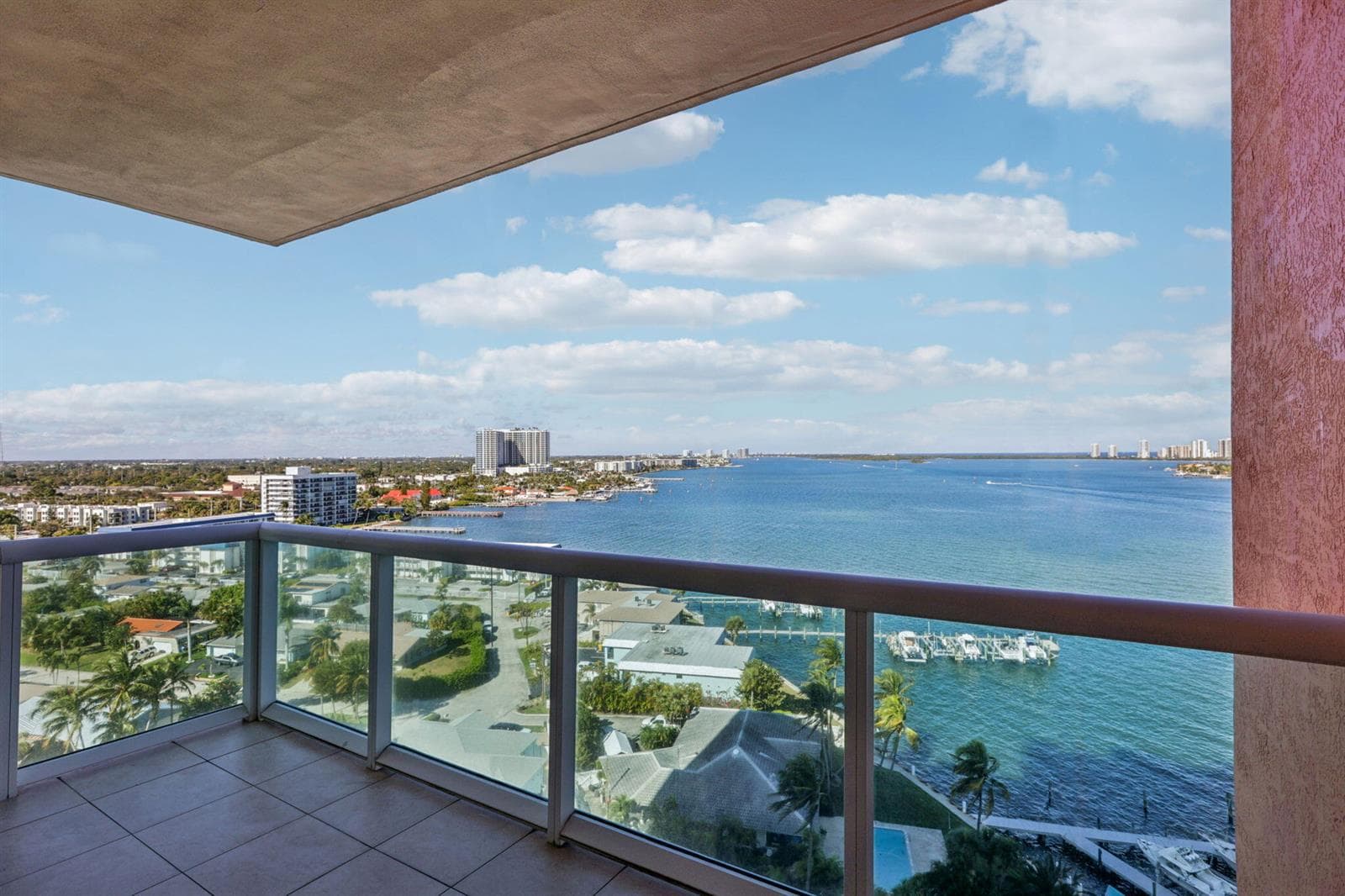 2650 Lake Shore Drive #1404 4
