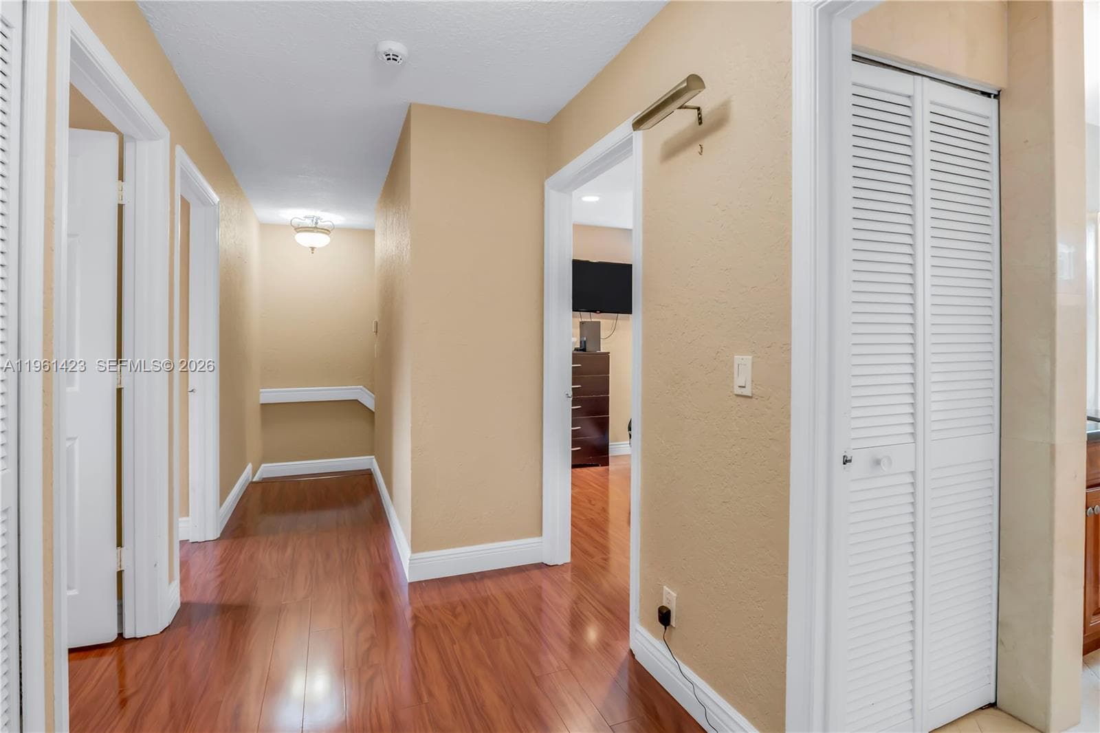 21451 Sawmill Ct photo 25