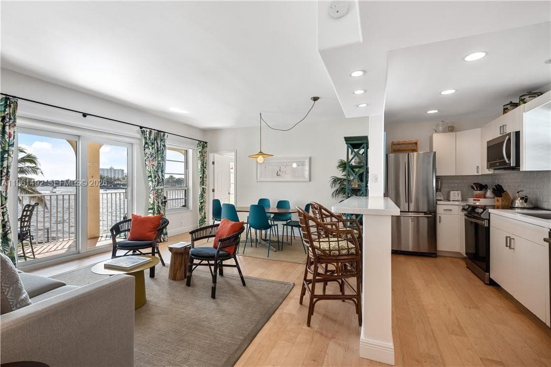341 Birch Rd 209 photo 8