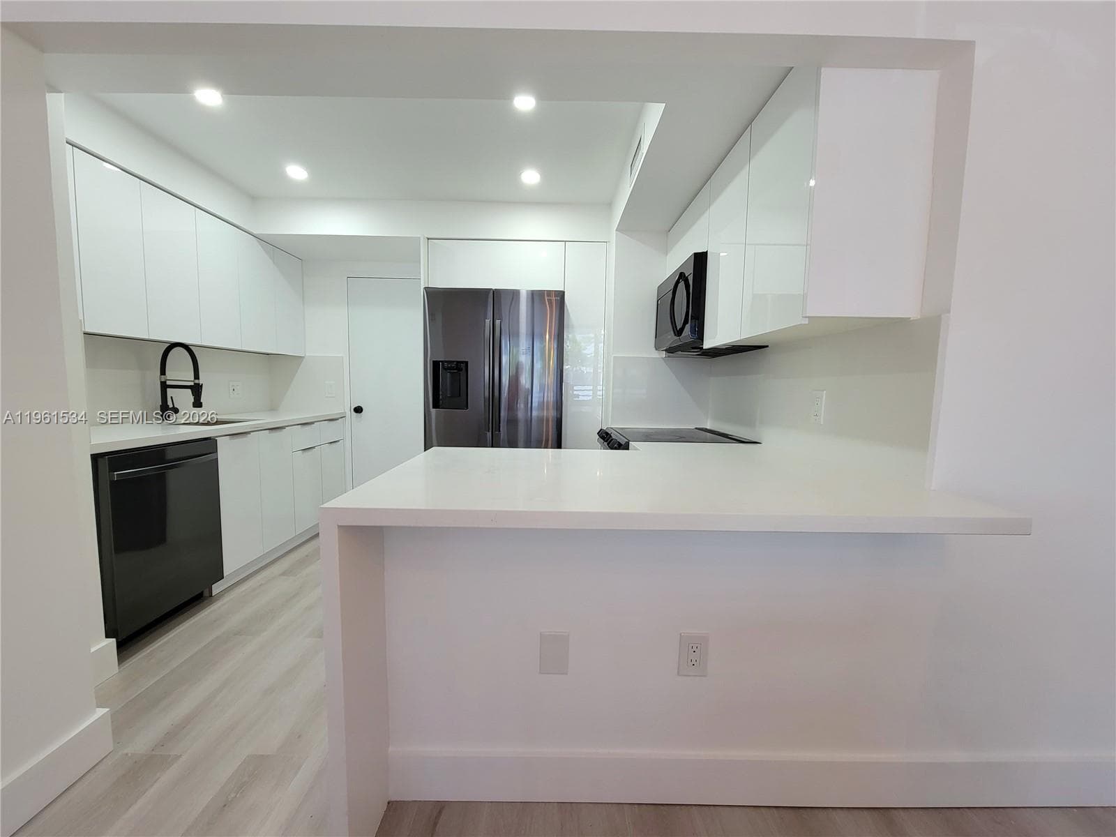 3505 S Ocean Dr 218 photo 12