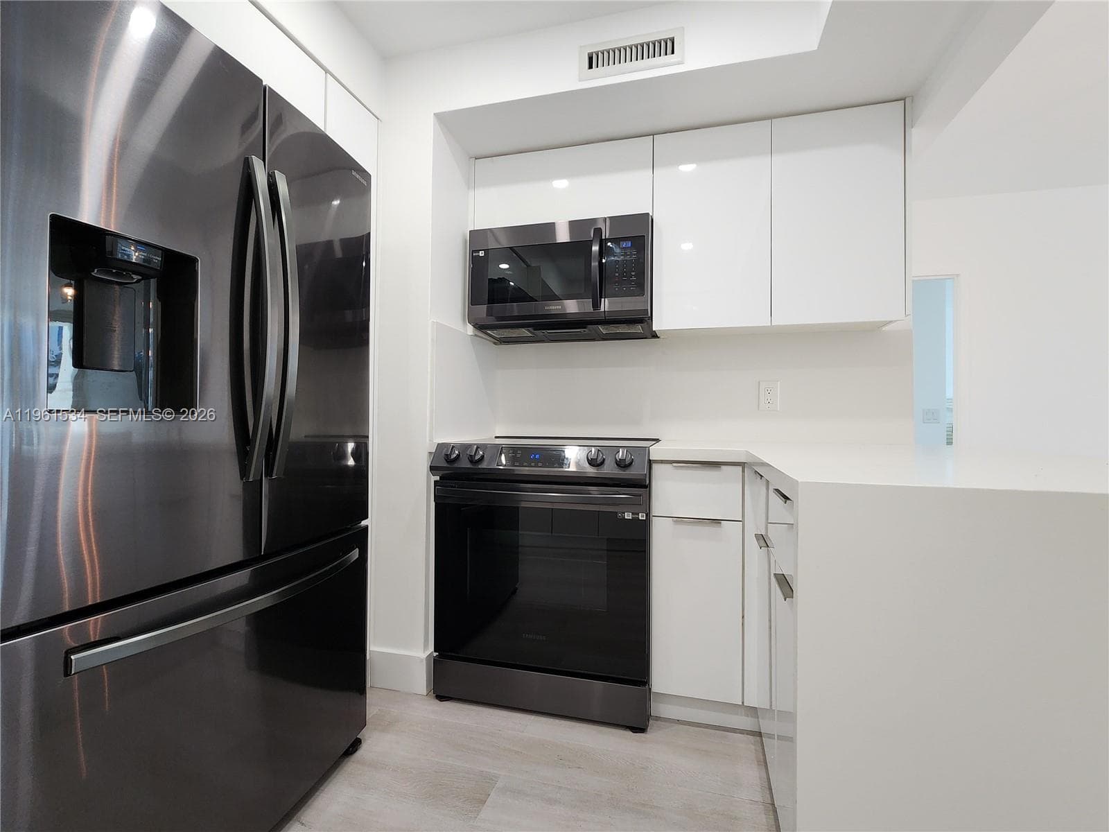 3505 S Ocean Dr 218 photo 14