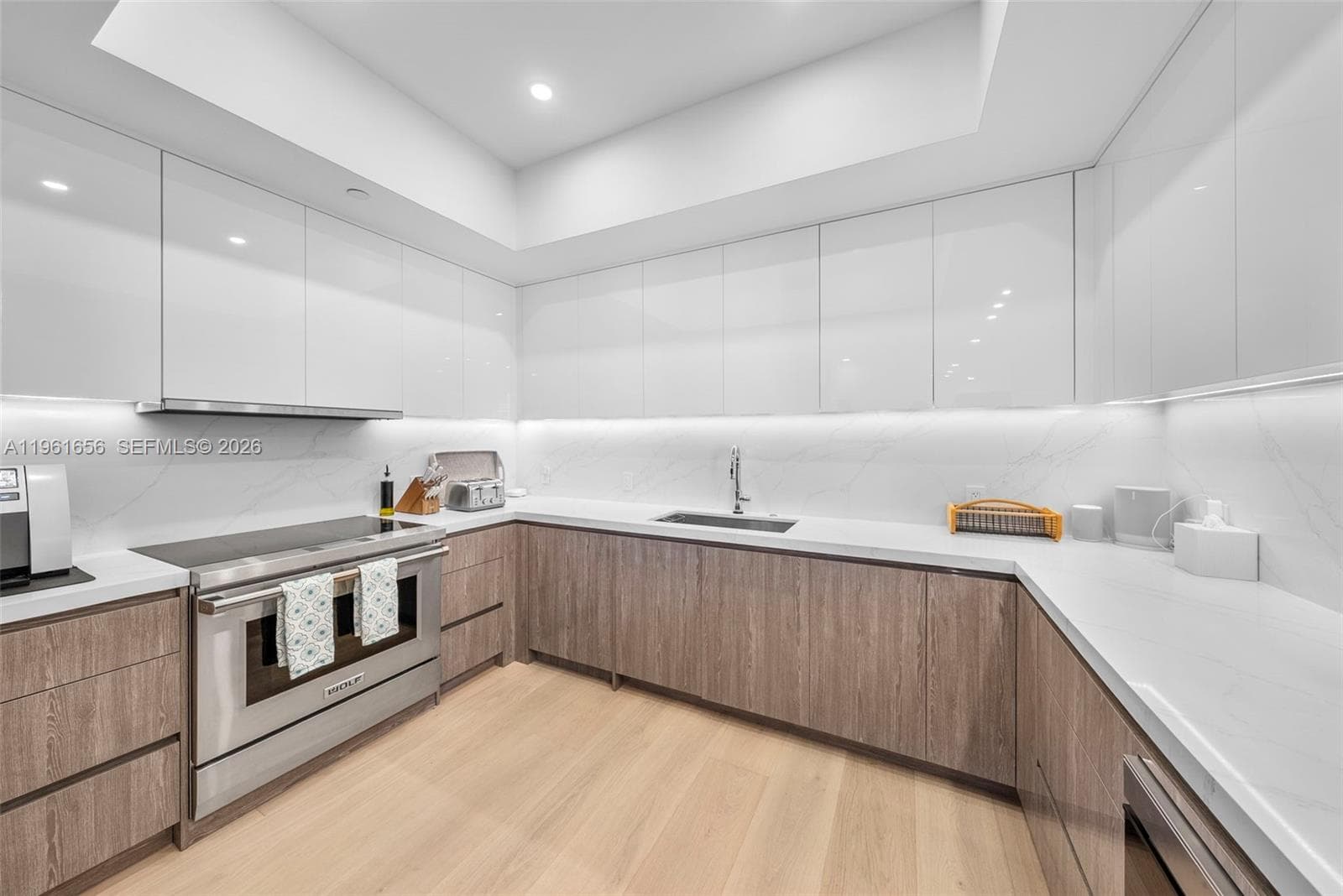 100 Pointe Dr 5