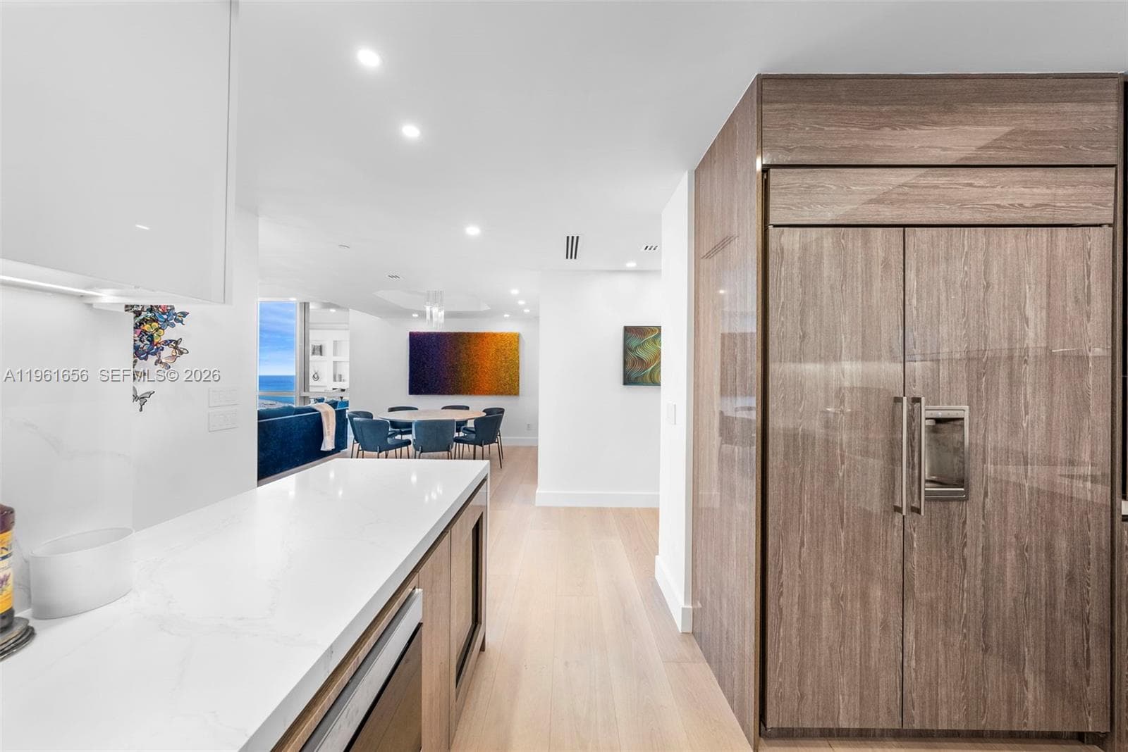 100 Pointe Dr 4