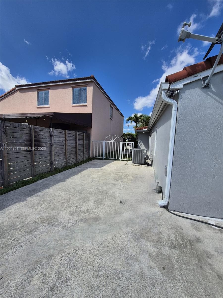 16955 142nd Pl photo 23