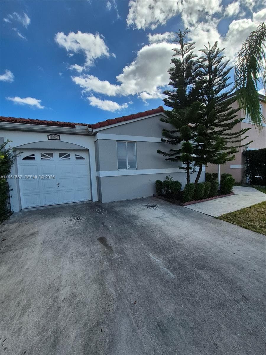 16955 142nd Pl photo 2
