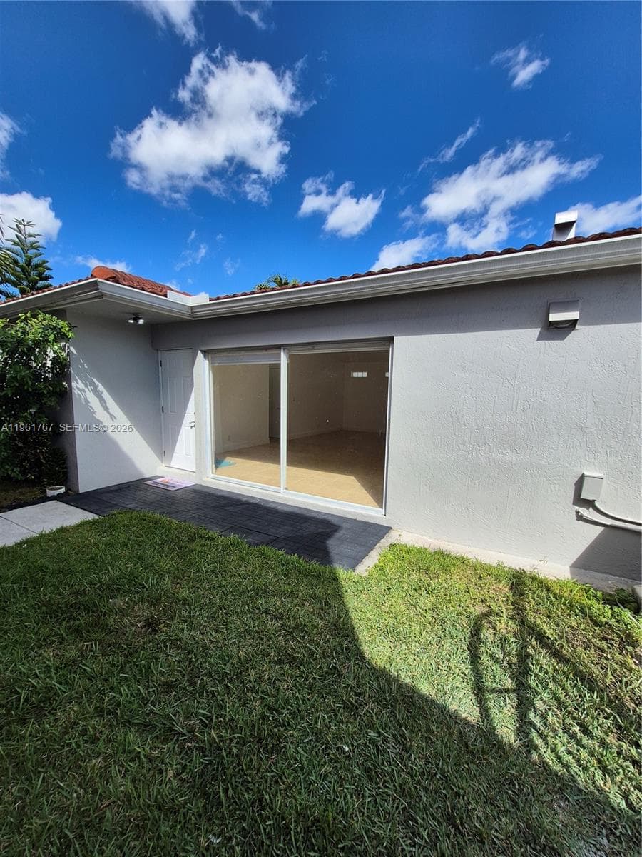 16955 142nd Pl photo 5