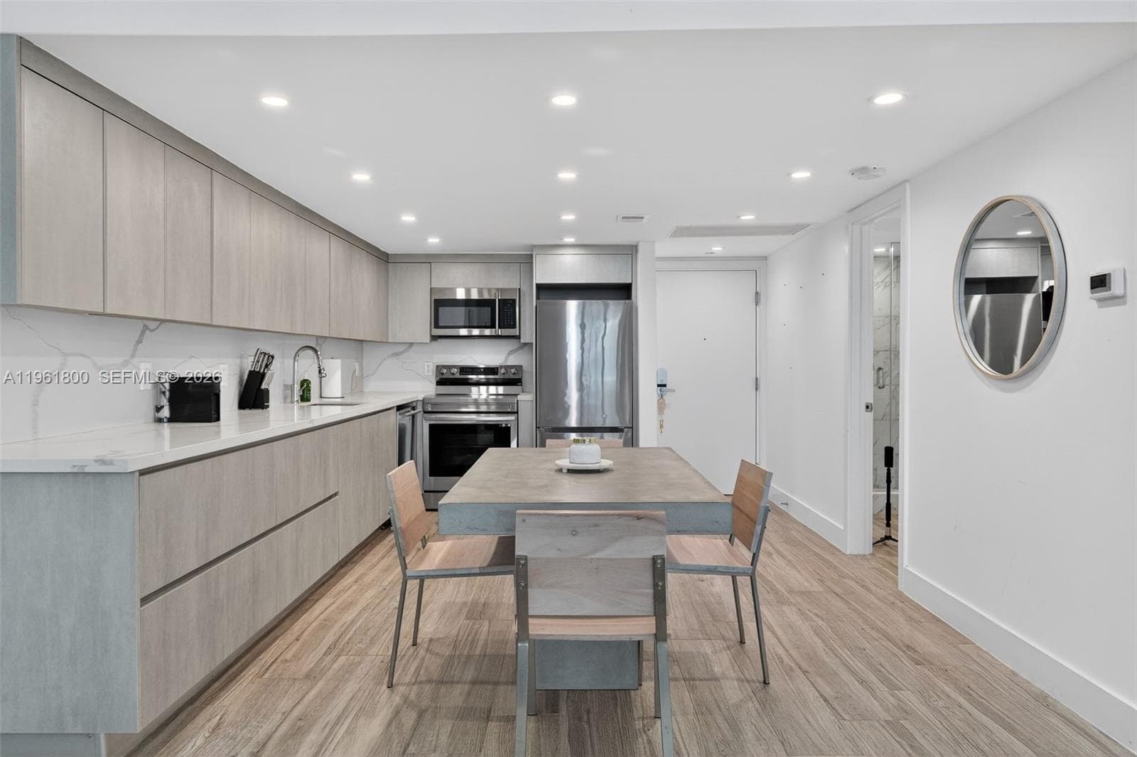 2301 Collins Ave 943 photo 23