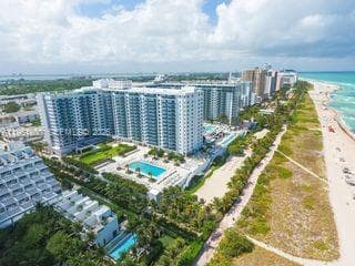 2301 Collins Ave 943 photo 10
