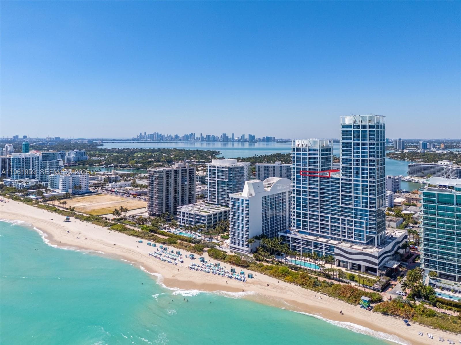 6899 Collins Ave 4
