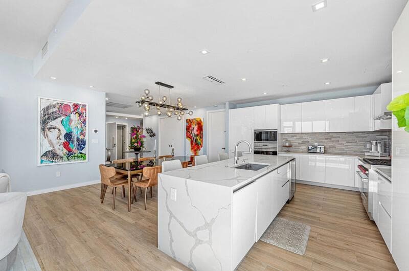 41 Isle Of Venice Drive #Ph 502 4