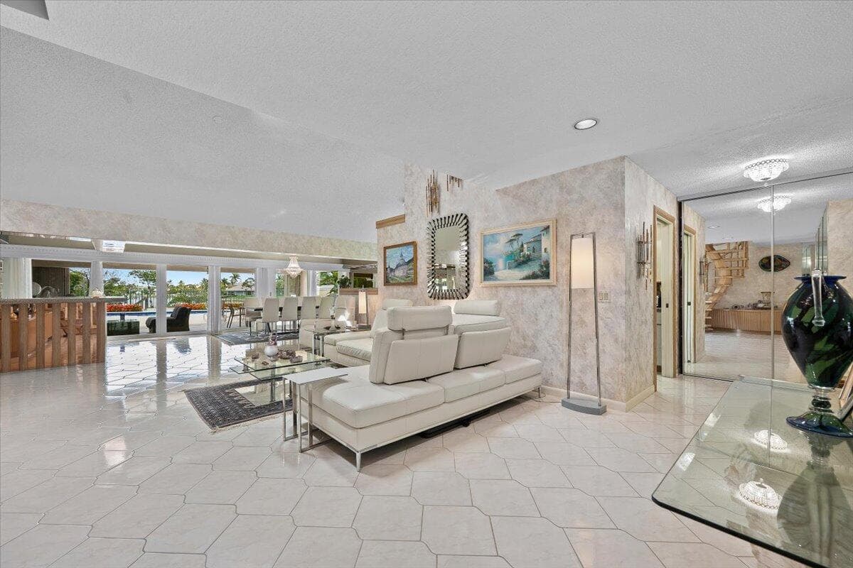 352 River Edge 4