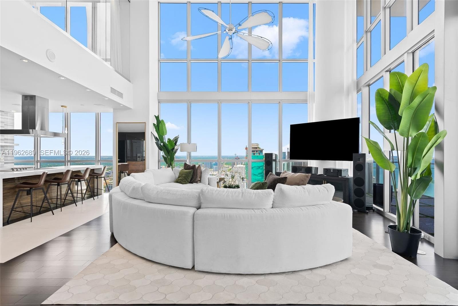 1100 Biscayne Blvd 5706 photo 16