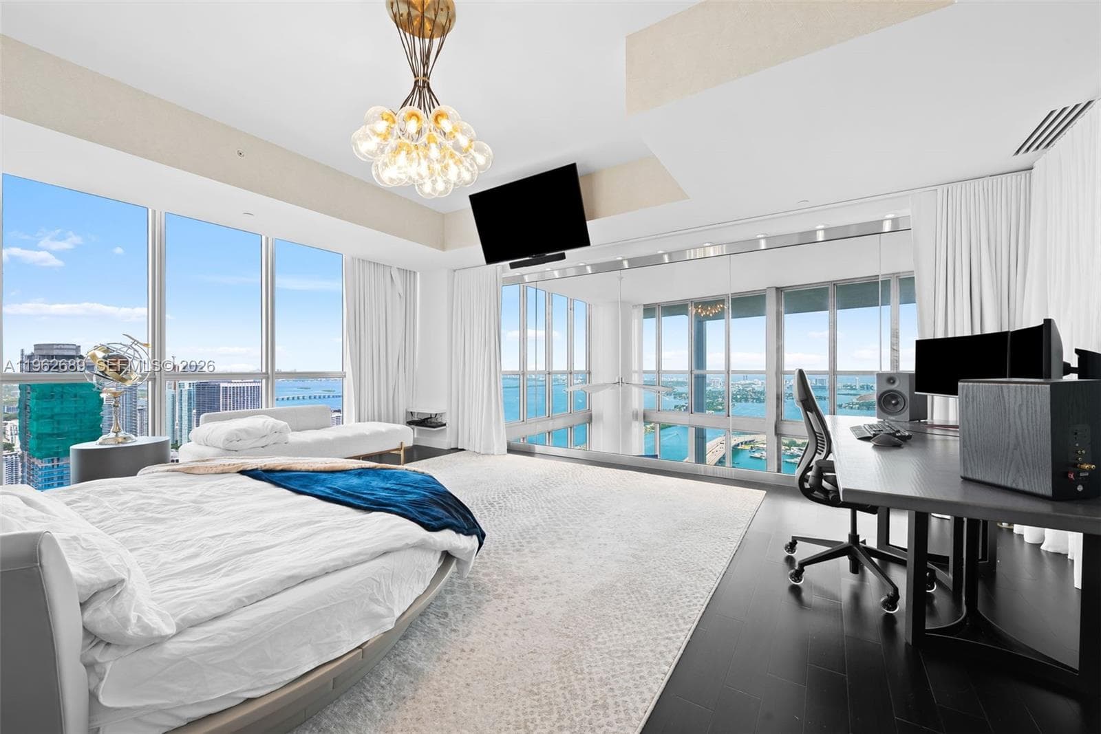 1100 Biscayne Blvd 5706 photo 19
