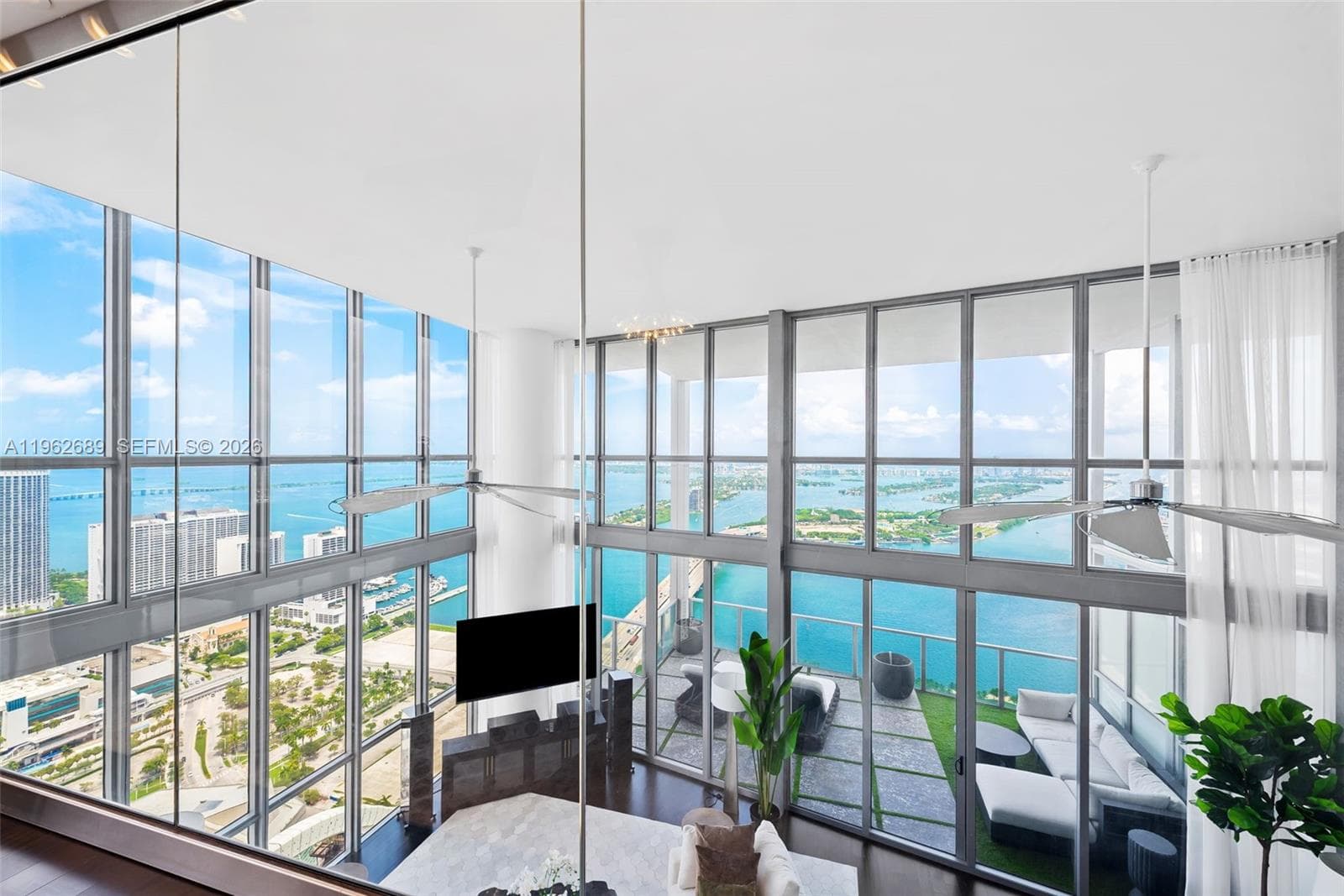 1100 Biscayne Blvd 5706 photo 21