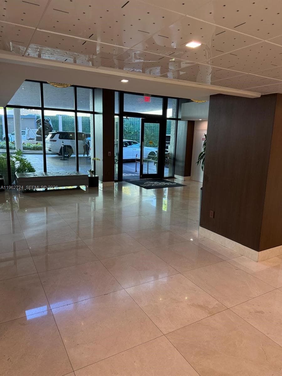 540 Brickell Key Dr 1505 photo 1