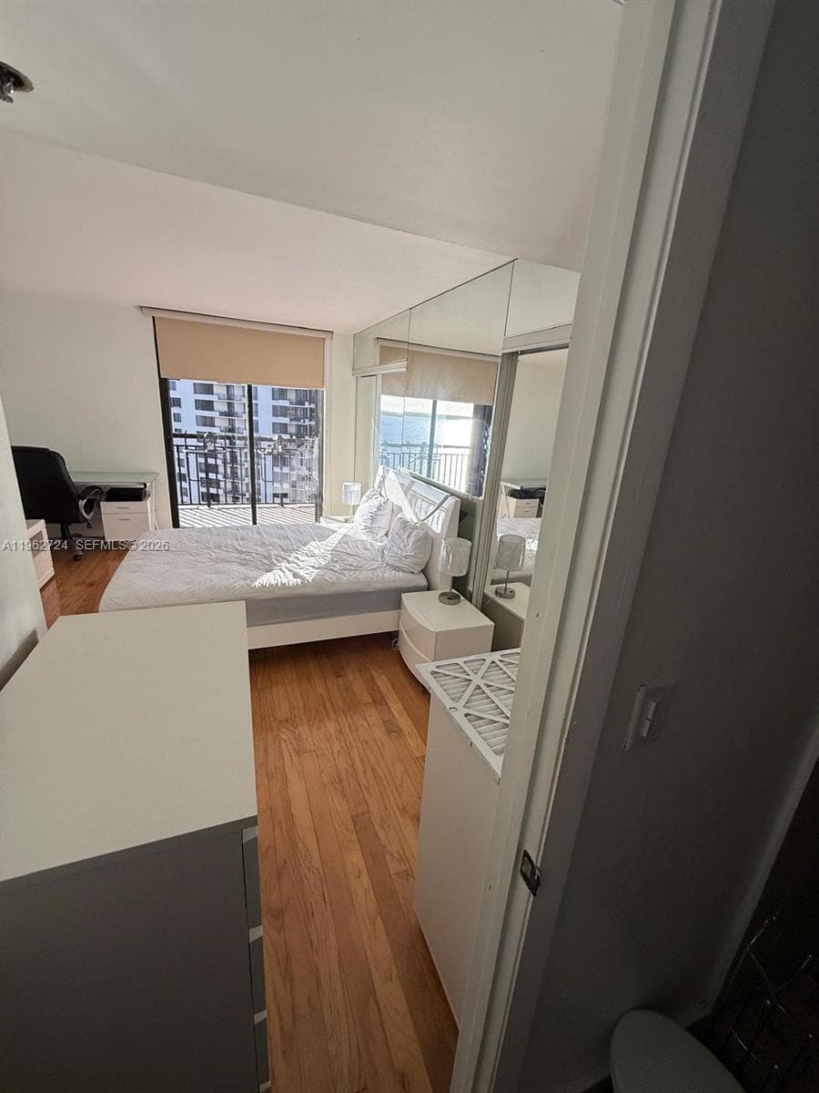 540 Brickell Key Dr 1505 photo 11