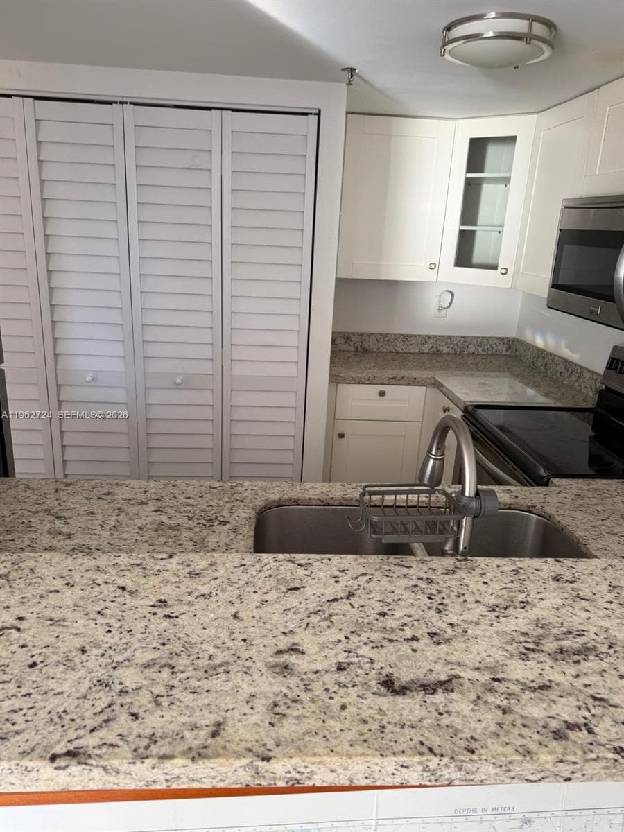 540 Brickell Key Dr 1505 photo 8