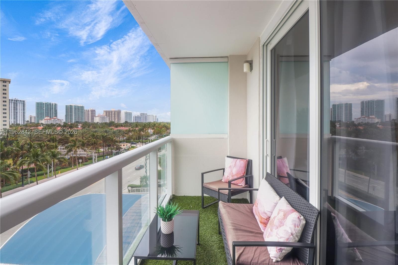 19201 Collins Ave 439 photo 16