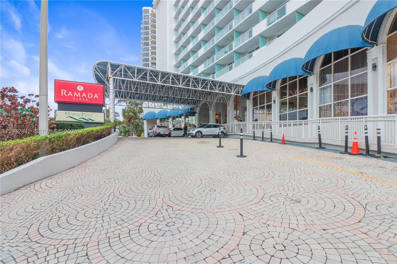 19201 Collins Ave 439 photo 1