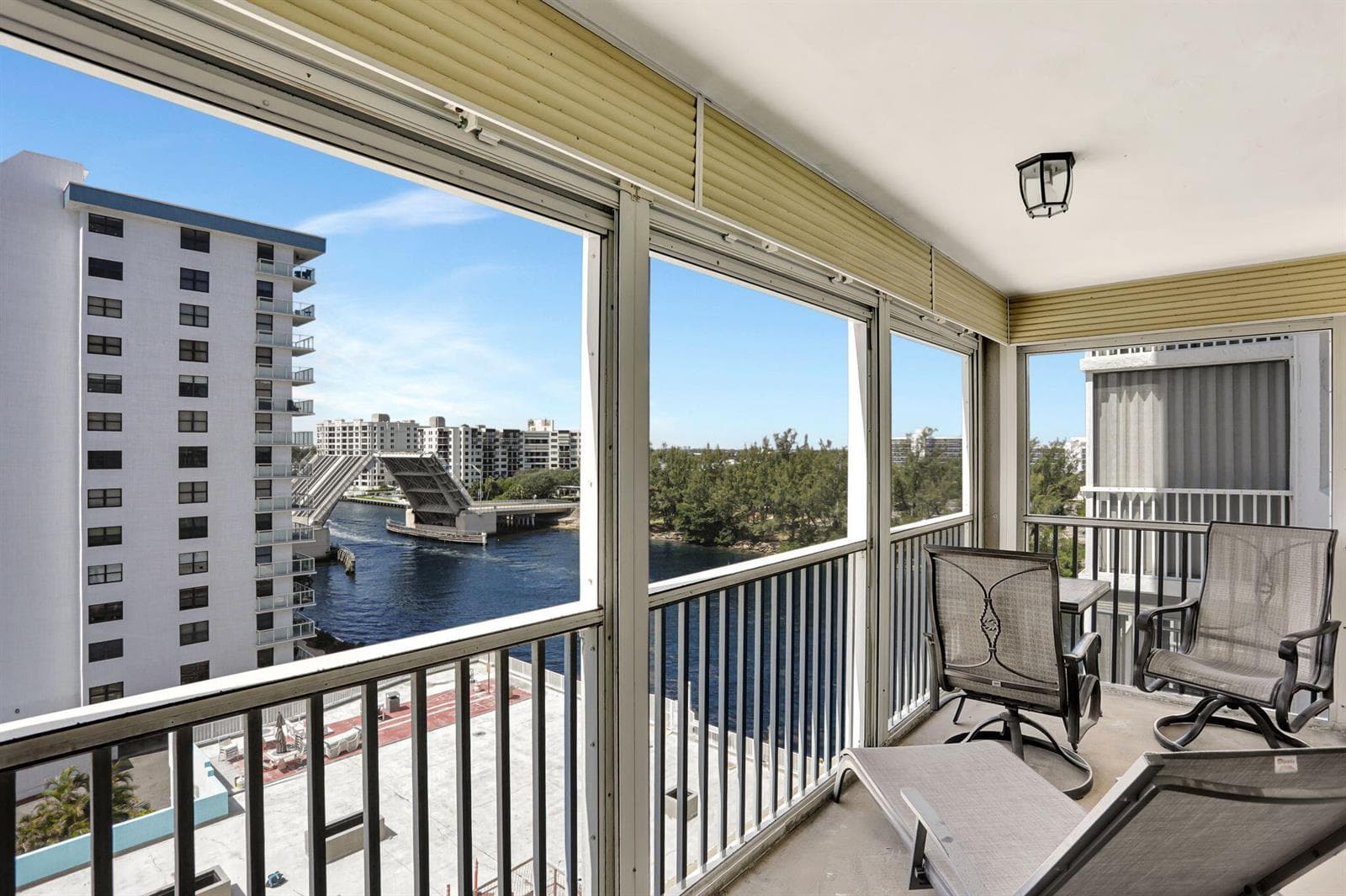 1505 N Riverside Drive #802 3