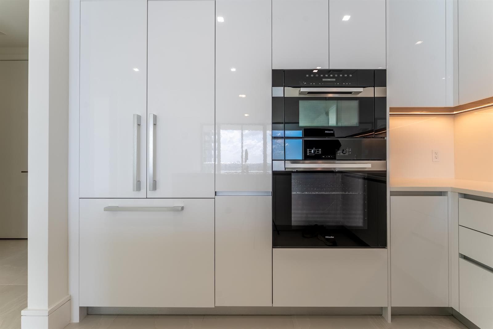 220 Lake Shore Drive 1011 photo 8