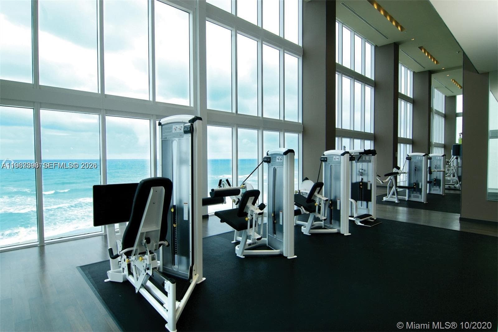 1800 Ocean Dr 3608 photo 23