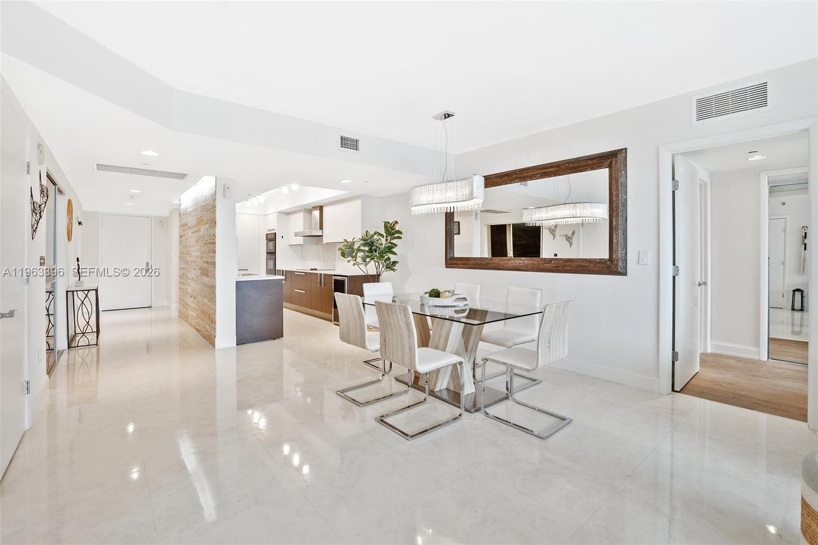 1800 Ocean Dr 3608 photo 6