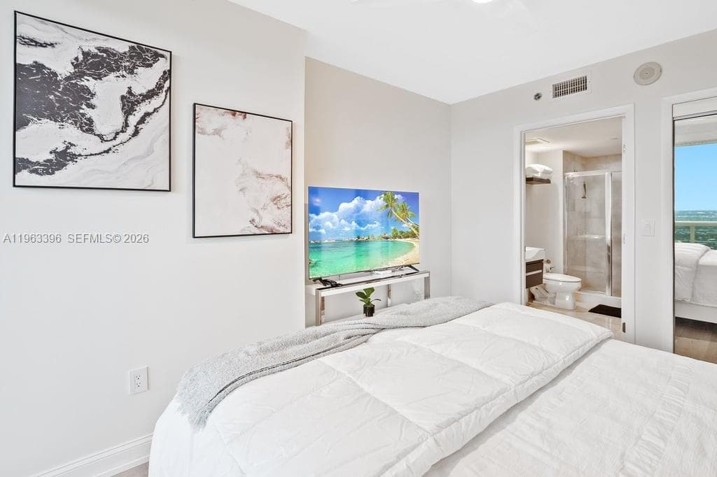 1800 Ocean Dr 3608 photo 16