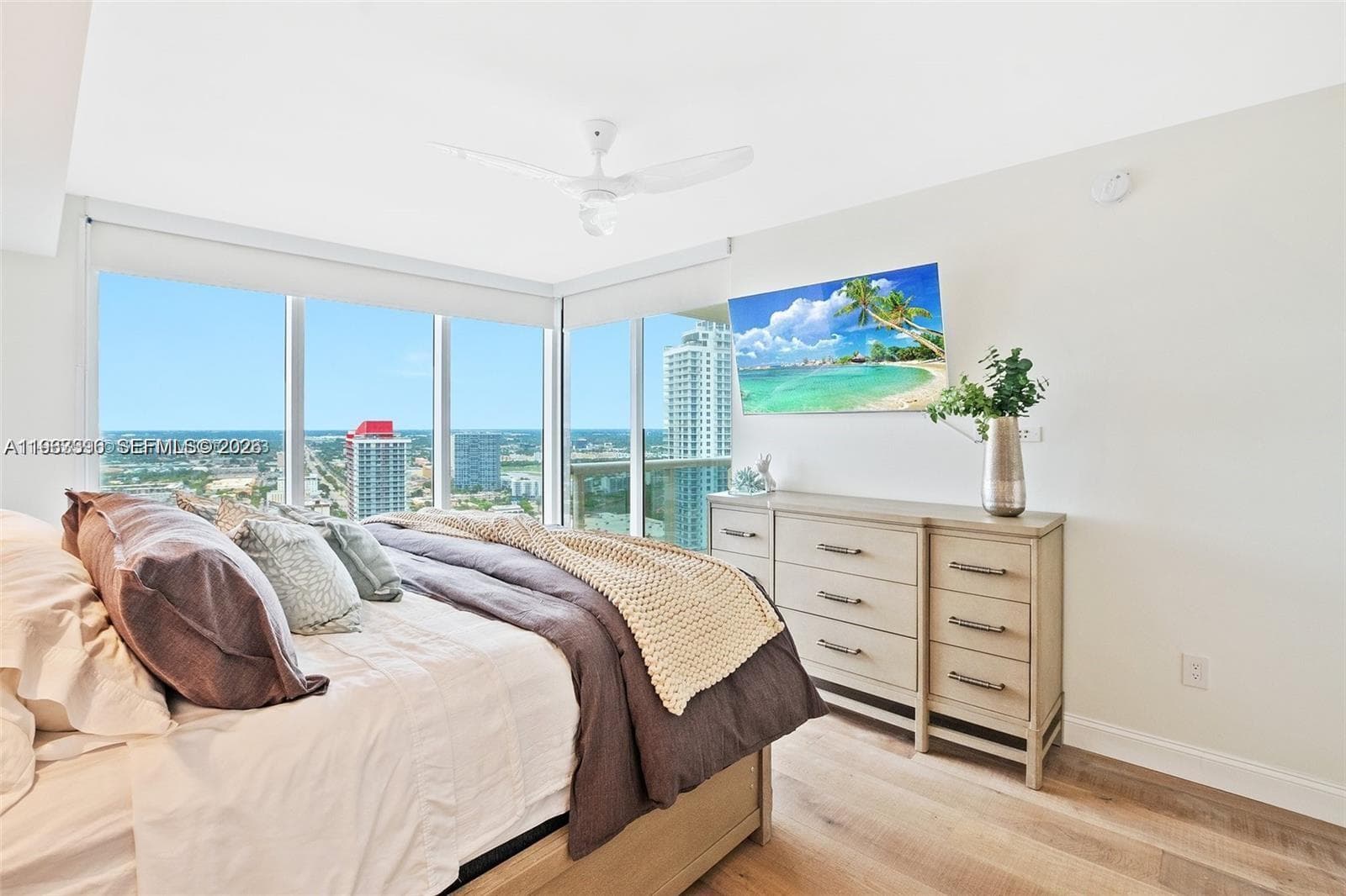 1800 Ocean Dr 3608 photo 12